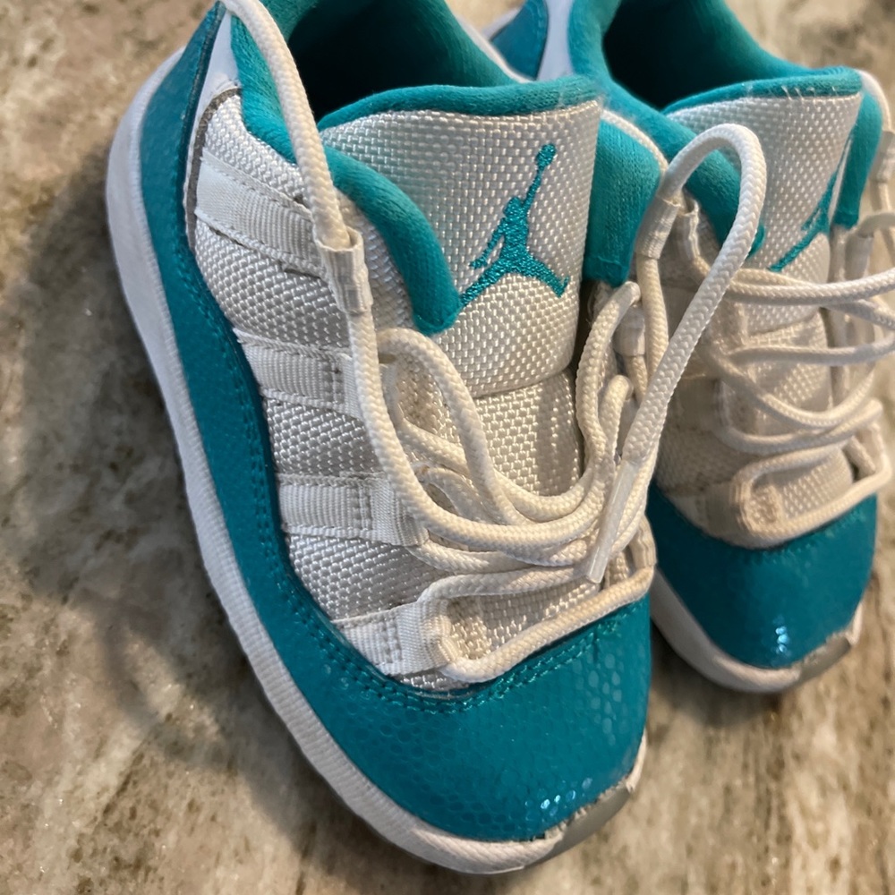 Retro Jordan 11 Low - Aqua